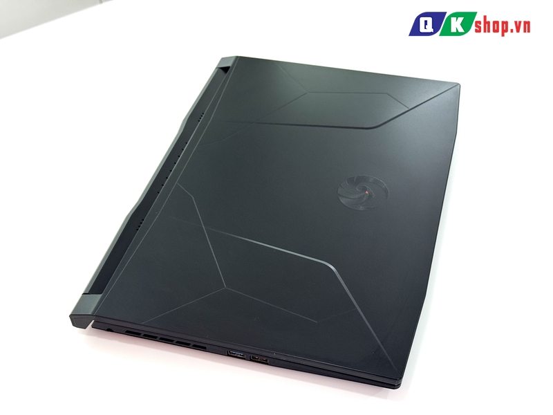 Laptop MSI Gaming Bravo 15 B7ED-010VN Ryzen 5-7535HS / RAM 16GB / SSD 512GB PCIE / 15.6 FHD / VGA 4GB RX6550M