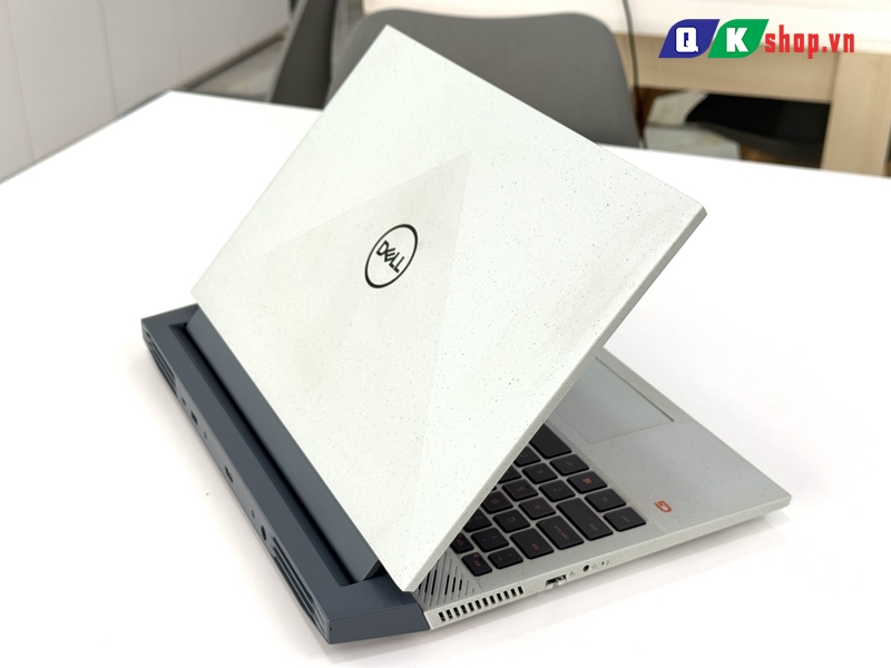 Laptop Dell Gaming G15 5515  Ryzen 5 - 5600H / RAM 16GB / SSD 256GB / 15.6 FHD 120Hz / VGA 4GB RTX3050