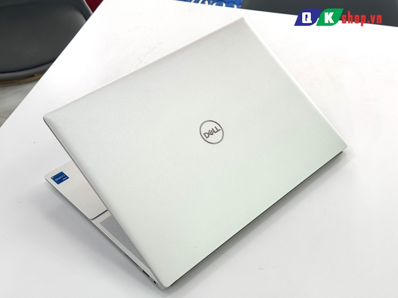 Laptop Dell Inspiron 16 5620 Core i5-1235U / Ram 8GB / SSD 256 GB / 16'' FHD+