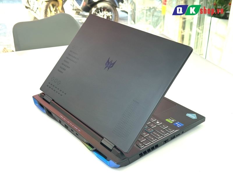 Laptop Gaming Acer Predator Helios Neo 16 PHN16-71 - Intel Core i5 - 13500HX / Ram 16 GB / SSD 512 GB / 16" FHD+  (WUXGA) 165Hz / RTX 4060 8GB