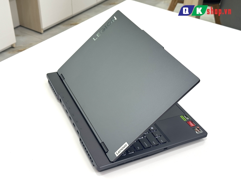 Laptop Lenovo Legion 5 15ARP8  Ryzen 7-7735HS / 16GB / SSD  512GB / 15.6'' 2.5K 165Hz / RTX 4060 8GB