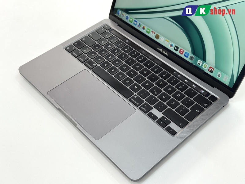 Macbook Pro M1 13 2020 / Ram  8GB / SSD 256GB / 13.3 inch 2K  Rerina