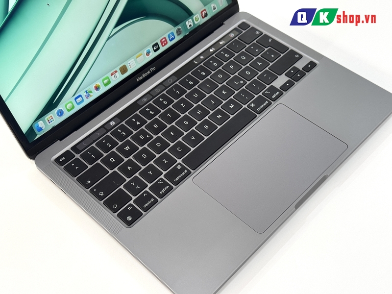 Macbook Pro M1 13 2020 / Ram  8GB / SSD 256GB / 13.3 inch 2K  Rerina